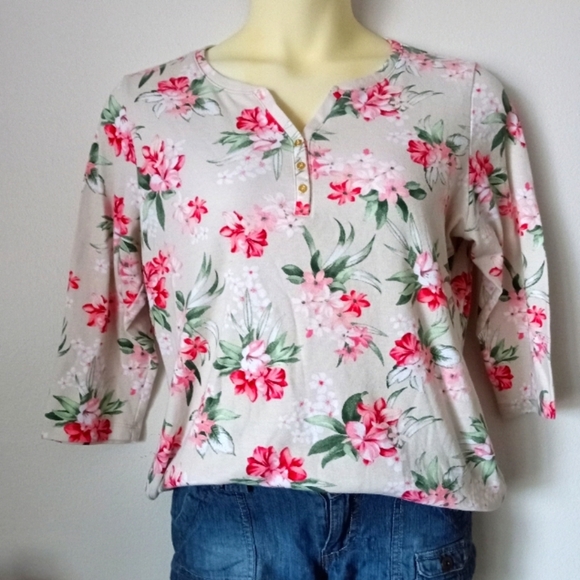 Karen Scott Tops - Flower print top